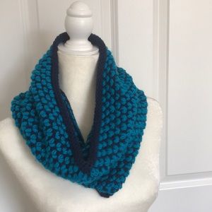 Chunky crochet scarf